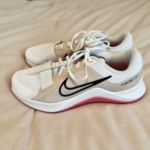 NEW! Nike Running Shoes - size 8.5
